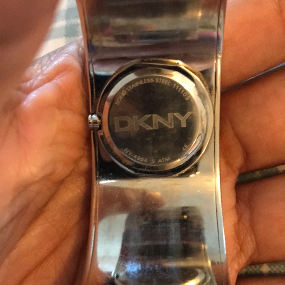 DKNY Women’s bangle watch - Picture 3 of 4